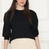 ⁦חולצת לייקרה צווארון עגול⁩ – תמונה ⁦10⁩