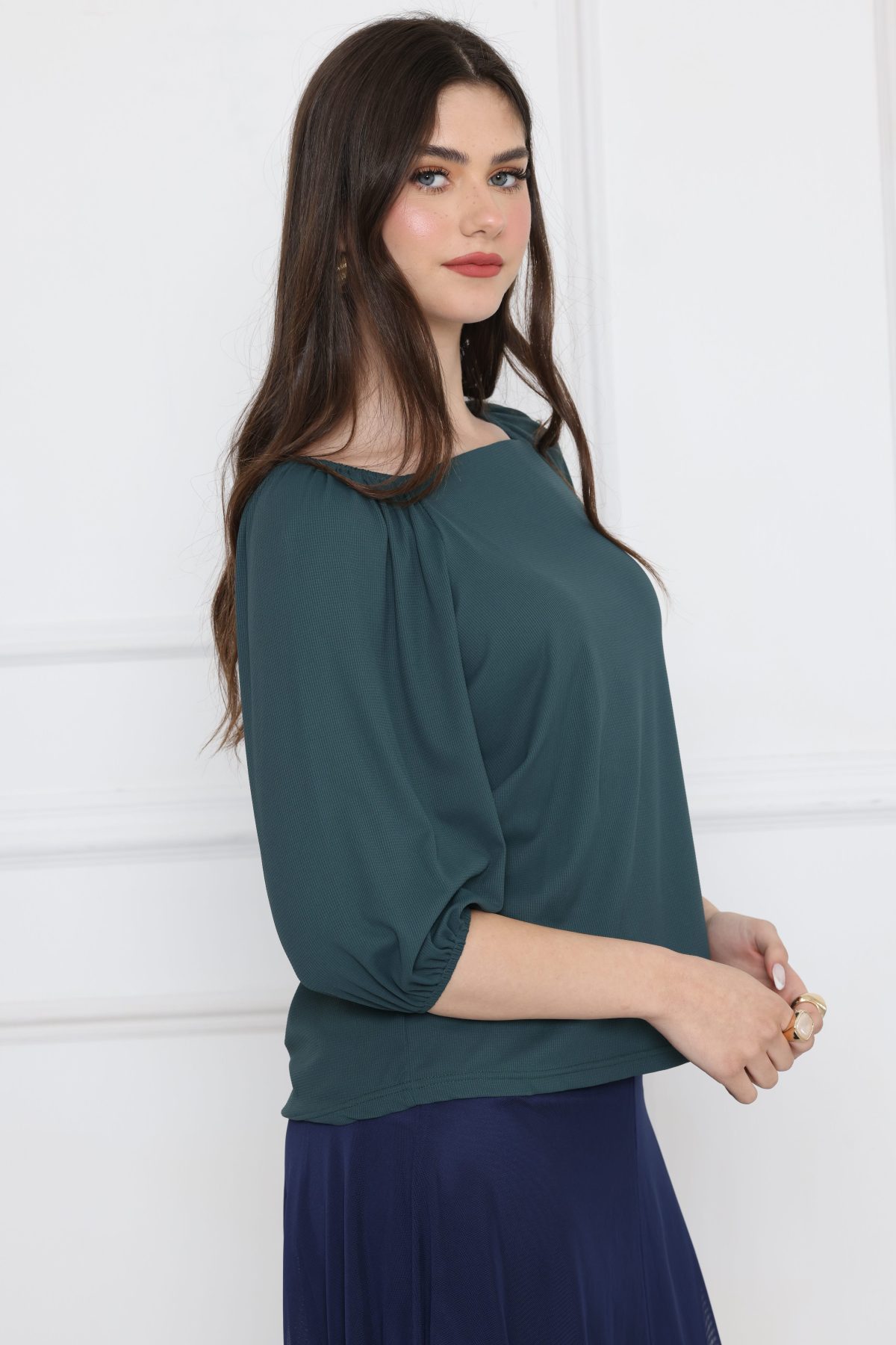 ⁦חולצת צווארון גומי מרובע לייקרה⁩ – תמונה ⁦4⁩