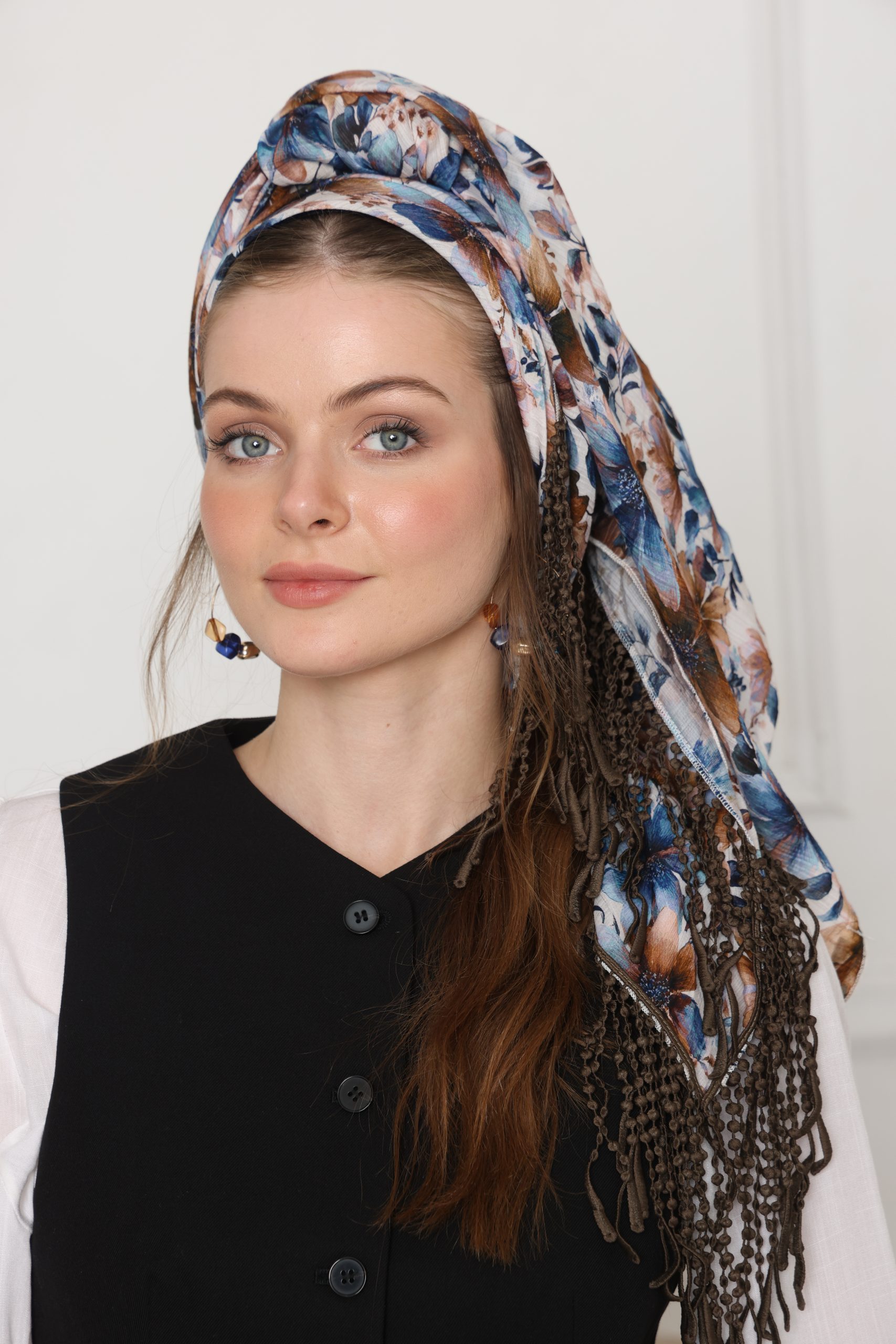 מרובעת פרחונית חום כחול