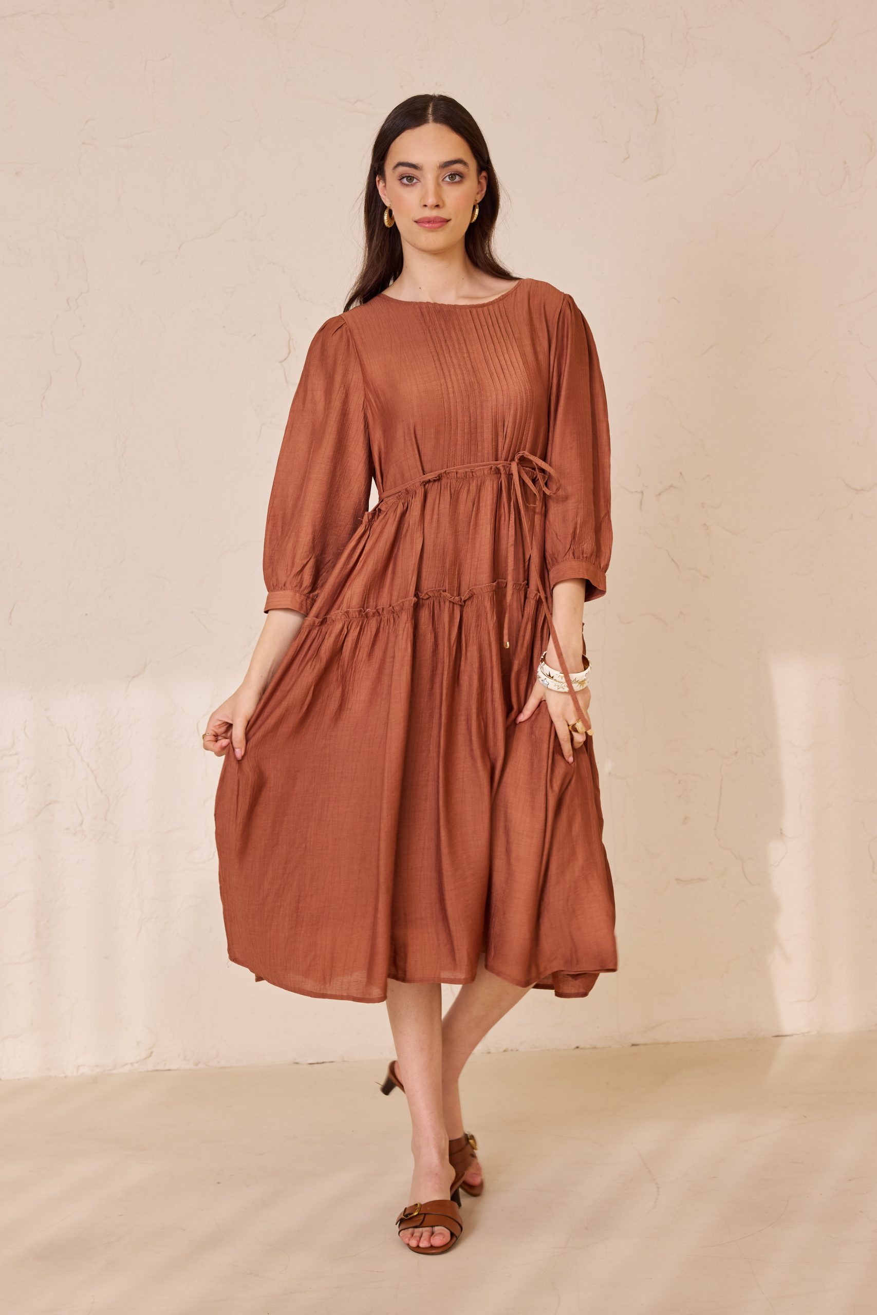 שמלה לוז קומות כיווצים באפוד